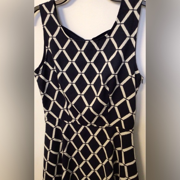 Altar’d state navy cream sleeveless dress with back bow detail size medium - Picture 3 of 9